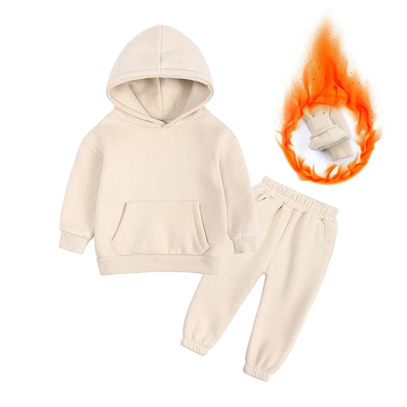 Conjunto de suéter de fleece de inverno novo para crianças. Quentinho e macio, perfeito para o inverno. Mantenha seus filhos confortáveis e aquecidos.