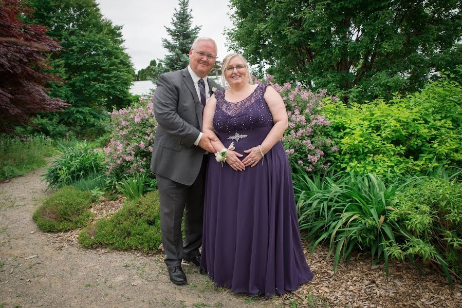 Fotografo di matrimoni Laurie Cadman (lauriecadman). Foto del 23 aprile 2019