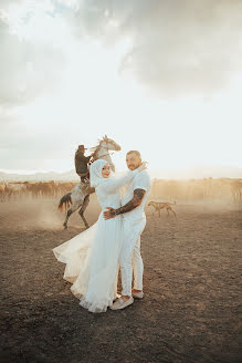 Fotografo di matrimoni Emre Güveri (dogawedding). Foto del 1 ottobre 2021