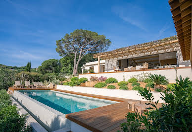 Villa avec piscine en bord de mer 5