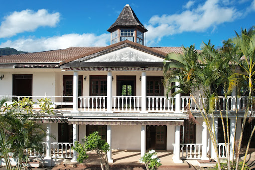 House with pool 4