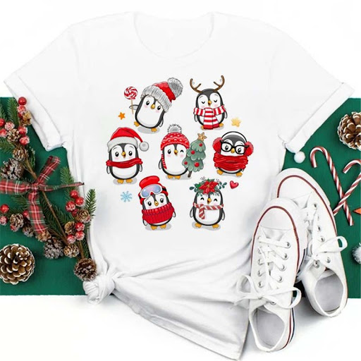 Title 4, Christmas Penguin Owl Print Womens Black T-Shi...