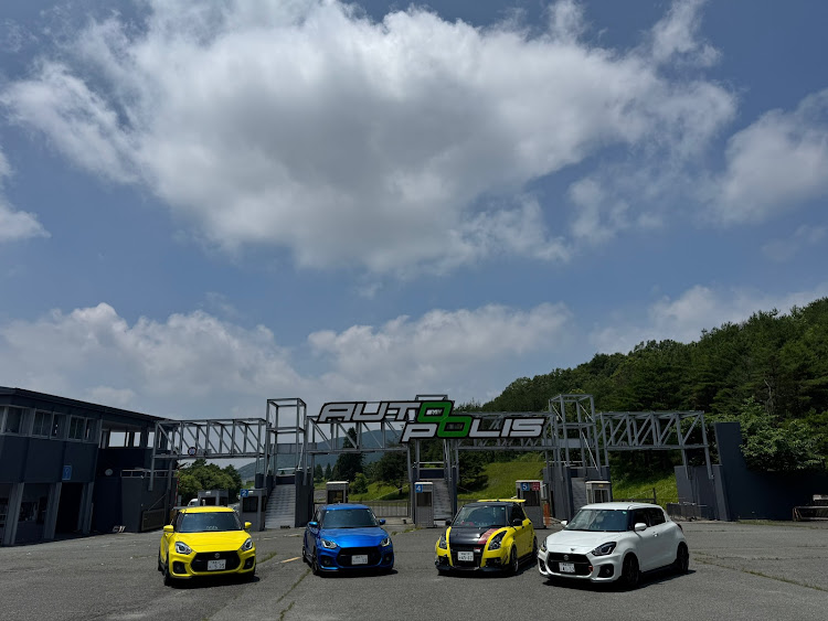 スイフトスポーツのスイフトだらけのパーレードラン・オートポリス・スイフト・赤牛丼・７月もよろしくお願いいたしますに関するカスタム事例の投稿画像8枚目