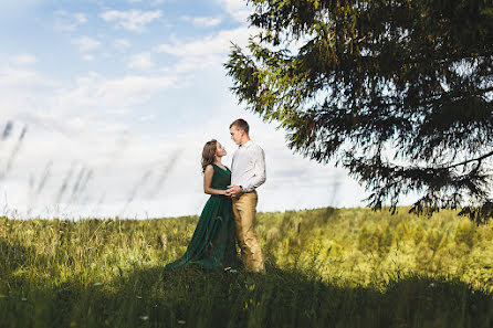 Fotógrafo de casamento Arina Batrakova (arinabat). Foto de 28 de outubro 2015