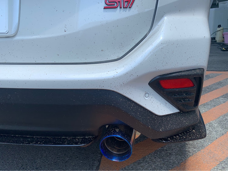 レヴォーグのお昼から洗車しとーない❗️🤣🤣🤣・51回目洗車したよ〜❗️✨🚗✨・洗車・いつもいいね👍&コメントありがとうございます🙇🏻‍♂️✨に関するカスタム事例の投稿画像5枚目