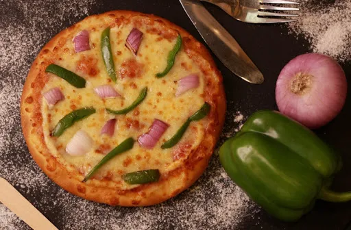 Onions & Capsicum Pizza