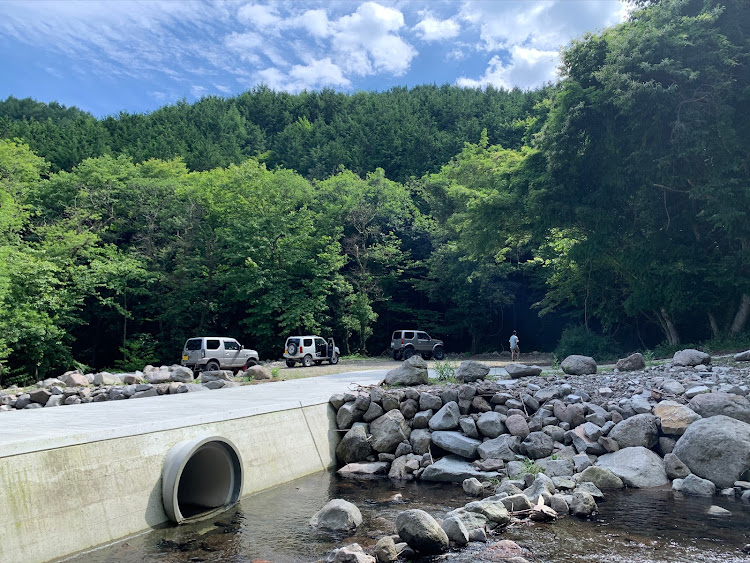 ジムニーのJB23・林道・洗越しに関するカスタム事例の投稿画像1枚目