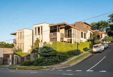 House with pool 2