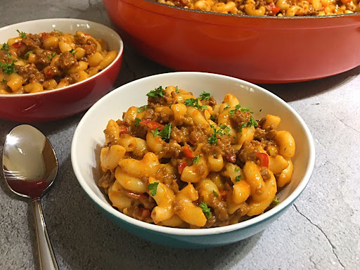 A couple bowls of delicious smoky mac & cheese beef.