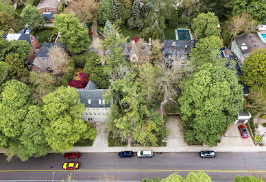 House with garden 5