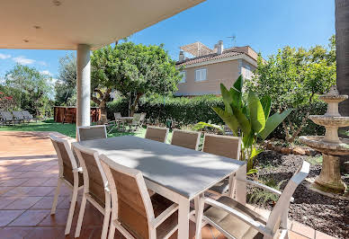 Villa with pool and terrace 3