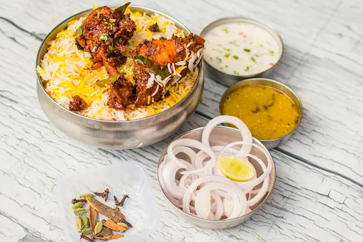 Chicken Fry Biryani With Raita And Salan