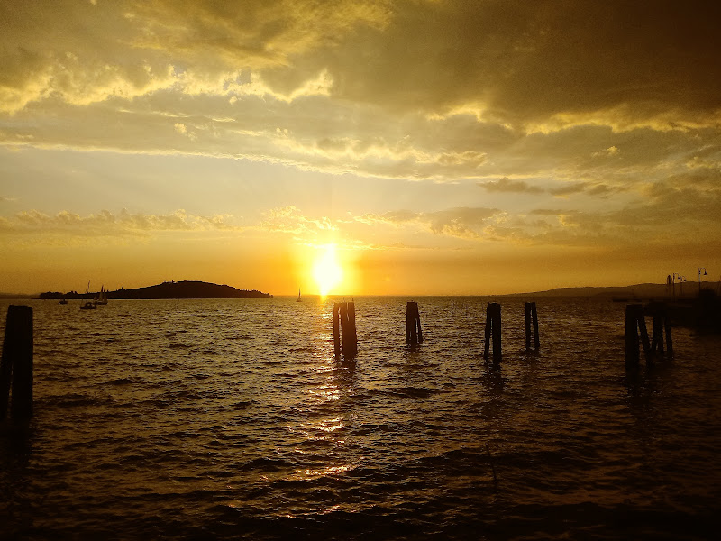 Tramonto nel paese dei tramonti  di Marina Ingino ph