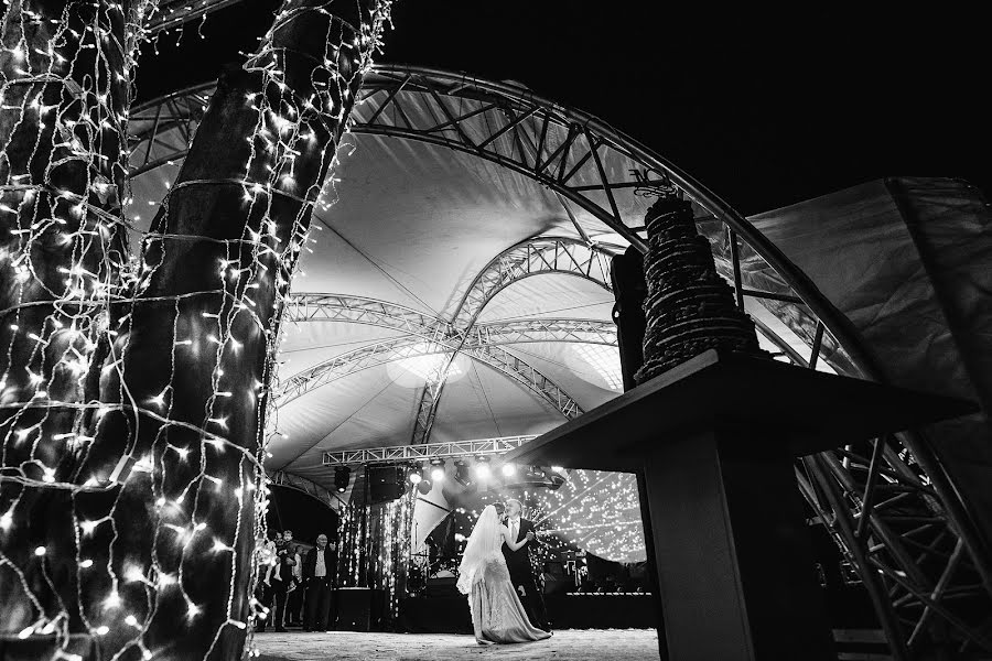 Wedding photographer Alex Che (alexchepro). Photo of 11 January 2018