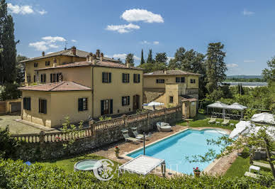 Villa with pool and garden 2