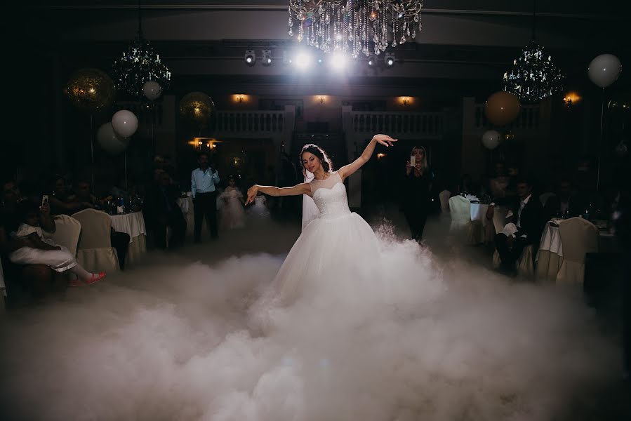 Fotografo di matrimoni Yuliya Savvateeva (savvateevajulia). Foto del 23 settembre 2018