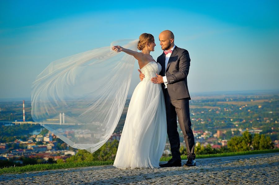 Свадебный фотограф Rafał Niebieszczański (rafalniebieszc). Фотография от 11 октября 2017