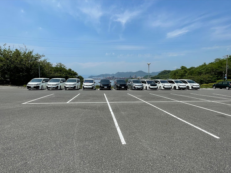 ヴォクシーのオフ会・voxyGR・６月もよろしくお願いしますに関するカスタム事例の投稿画像6枚目