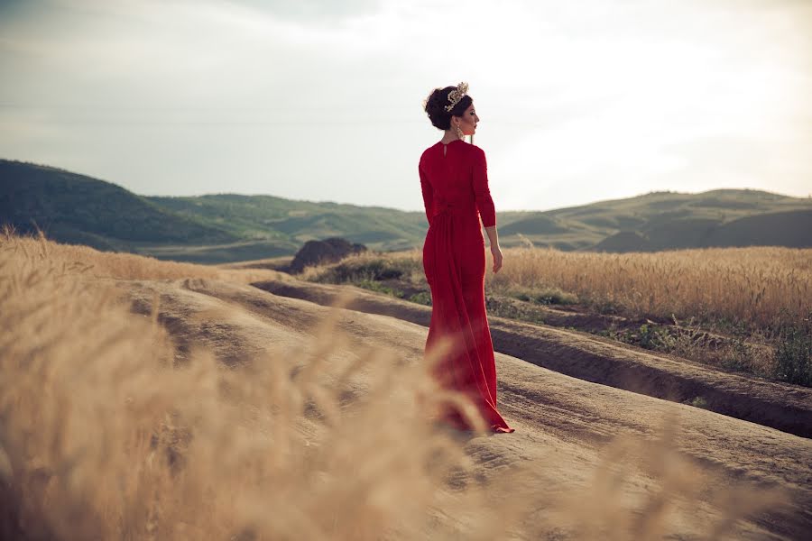 Wedding photographer Oksana Bazhaeva (oksi85). Photo of 9 June 2014