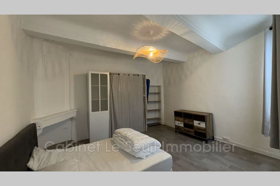 Location meublée appartement 2 pièces 62 m² à Apt (84400), 620 €