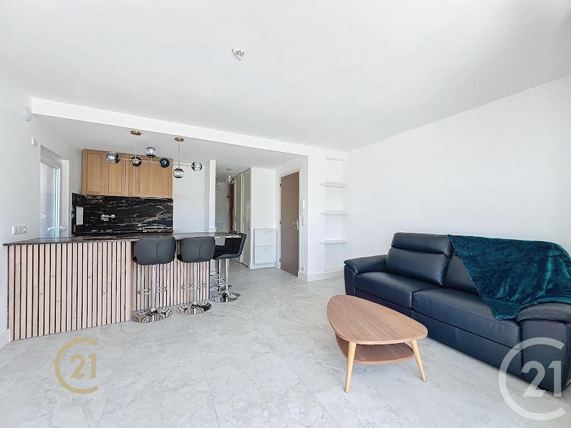 Location meublée appartement 3 pièces 47.51 m² à Juan les pins (06160), 1 540 €