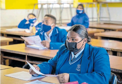 Matric learners at Excelsior Senior Secondary School in Belhar, Cape Town, listen intently. While some Eastern Cape schools have welcomed the 4-week closure, others are deeply concerned that the break in learning will be to pupils’ detriment.