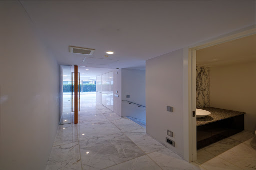 Modern hallway with marble and outdoor sink - Buy this luxury property in Shibuya, 2 bedrooms