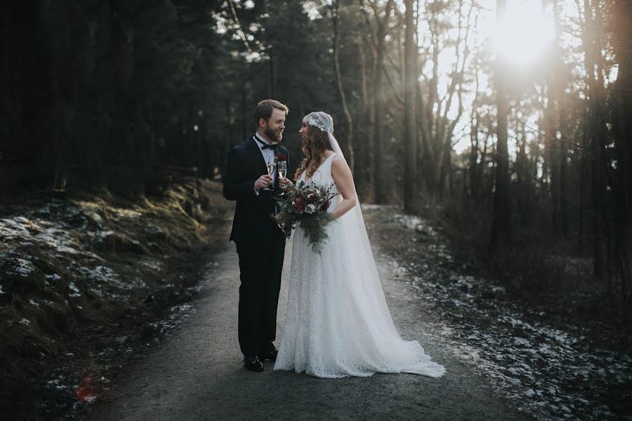 Fotografo di matrimoni Tiril Hauan (fotoforundring). Foto del 8 maggio 2019