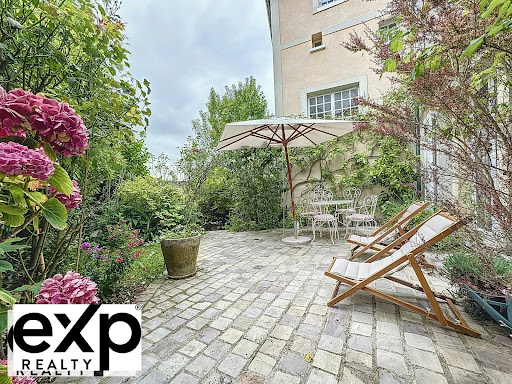 Maison avec piscine 2