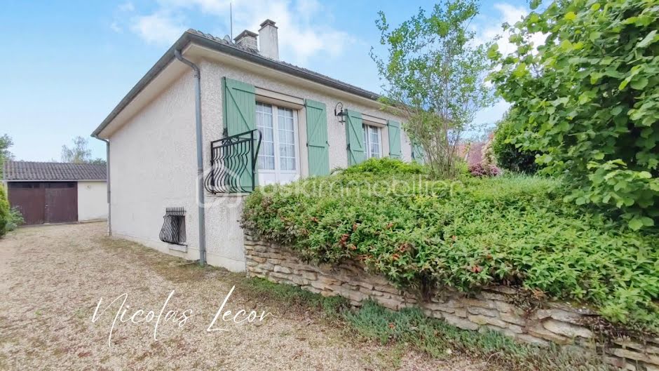 Vente maison 7 pièces 140 m² à Foëcy (18500), 179 350 €