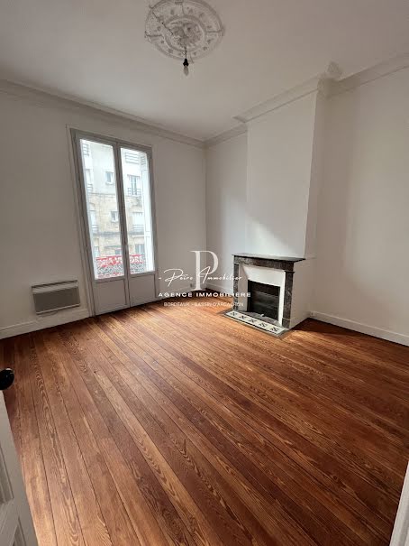 Vente appartement 3 pièces 63 m² à Bordeaux (33000), 304 500 €