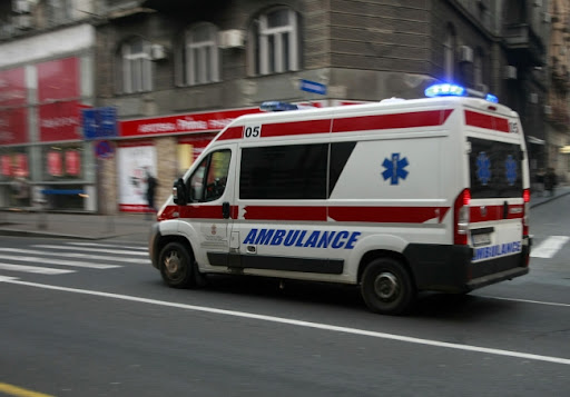 MUP: Lančani sudar tri automobila u Beogradu, četiri osobe prevezene u Urgentni centar