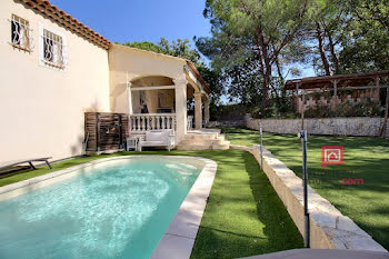 villa à Roquebrune-sur-Argens (83)