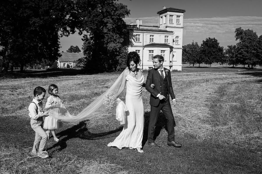 Bröllopsfotograf Tomek Aniuksztys (aniuksztys). Foto av 8 augusti 2019