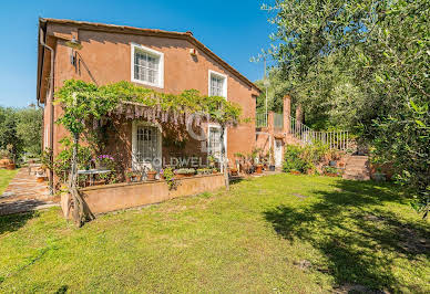 Villa avec piscine et terrasse 2