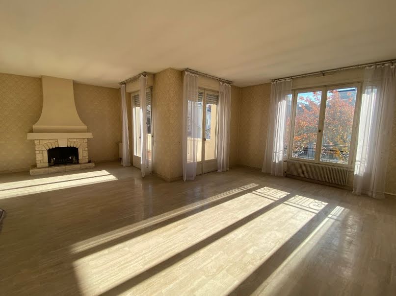 Location  maison 6 pièces 194 m² à Vichy (03200), 1 500 €