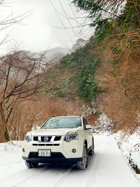 エクストレイルの雪とコラボ・南国和歌山・高野山・高野龍神スカイラインに関するカスタム事例の投稿画像1枚目