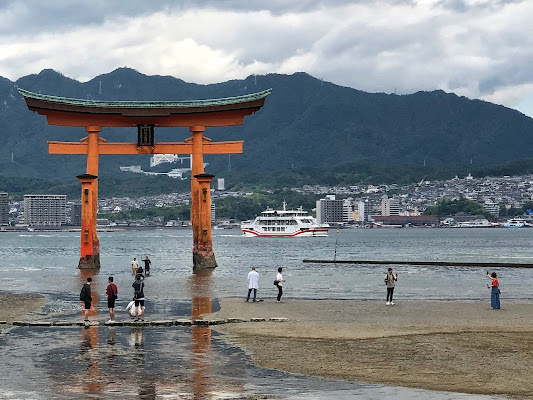 Itsukushima Torii di ph_gaetano