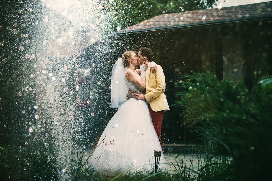 Fotógrafo de casamento Ilya Lobov (ilyailya). Foto de 6 de agosto 2014