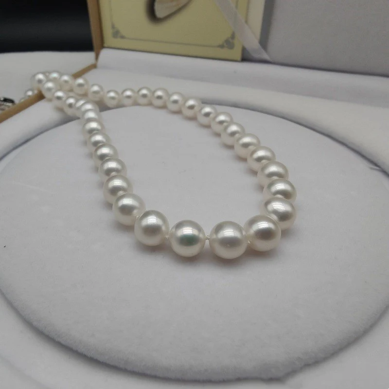Collana in argento S925 con perle d'acqua dolce, un accessorio elegante per esaltare la tua bellezza e completare il tuo look.