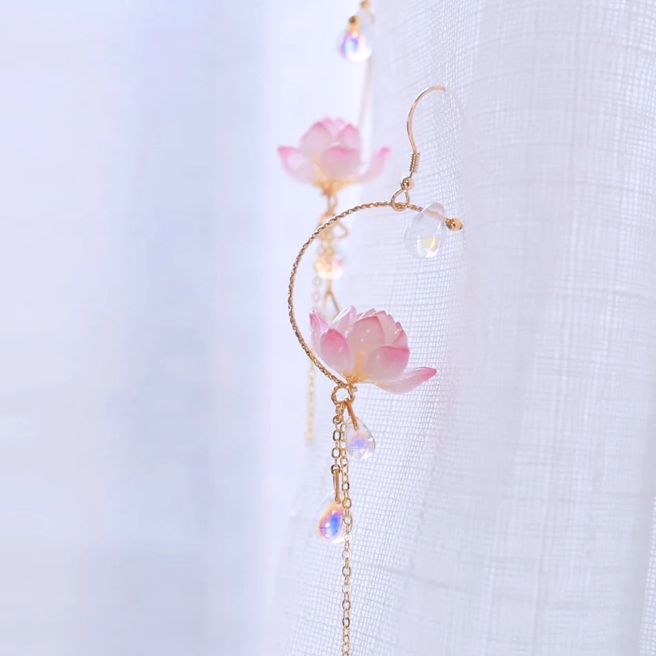 Handgemaakte ronde bloemen oorbellen 'Fairy Temperament' – een elegant en delicaat accessoire om je natuurlijke schoonheid te accentueren.