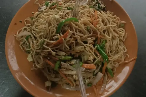 Veg Chowmein Without Cabbage