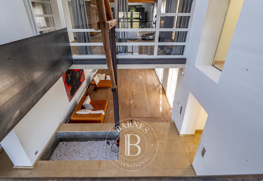 Maison avec piscine et jardin 5