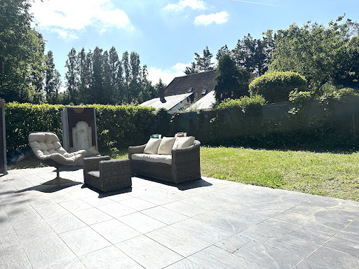 Villa with garden and terrace 3