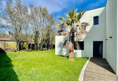 Maison avec piscine et terrasse 20