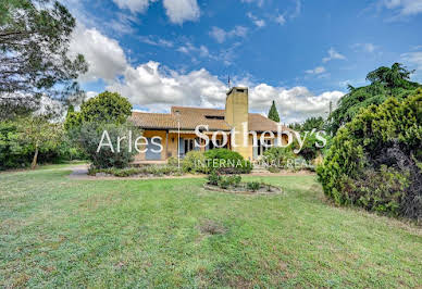 House with pool and garden 1