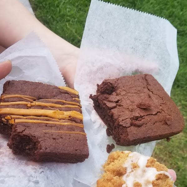 Salted caramel brownie, fudge brownie & apple muffin