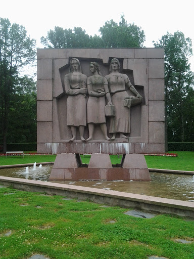 Monument to the Co-Operative