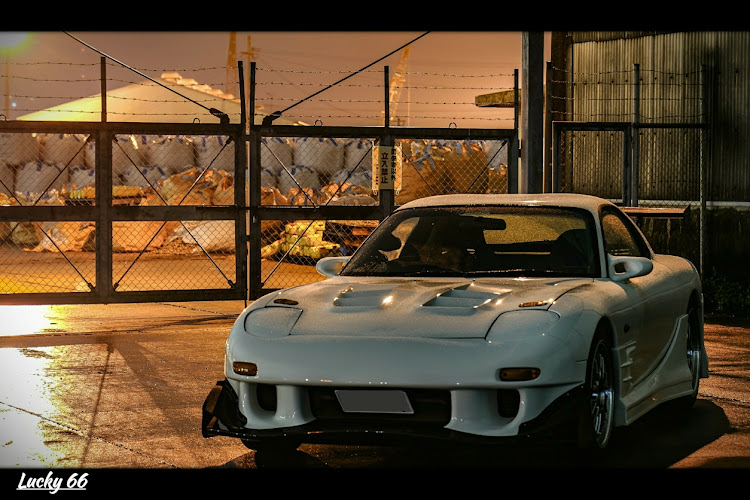 RX-7のFD3S・一眼・雨の日photo・撮ってもらったに関するカスタム事例の投稿画像1枚目