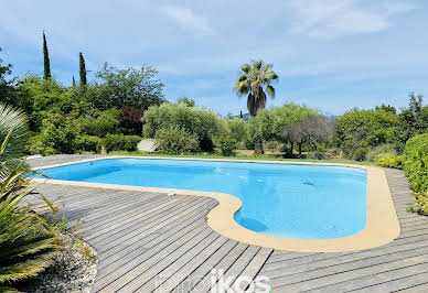 House with pool and terrace 8